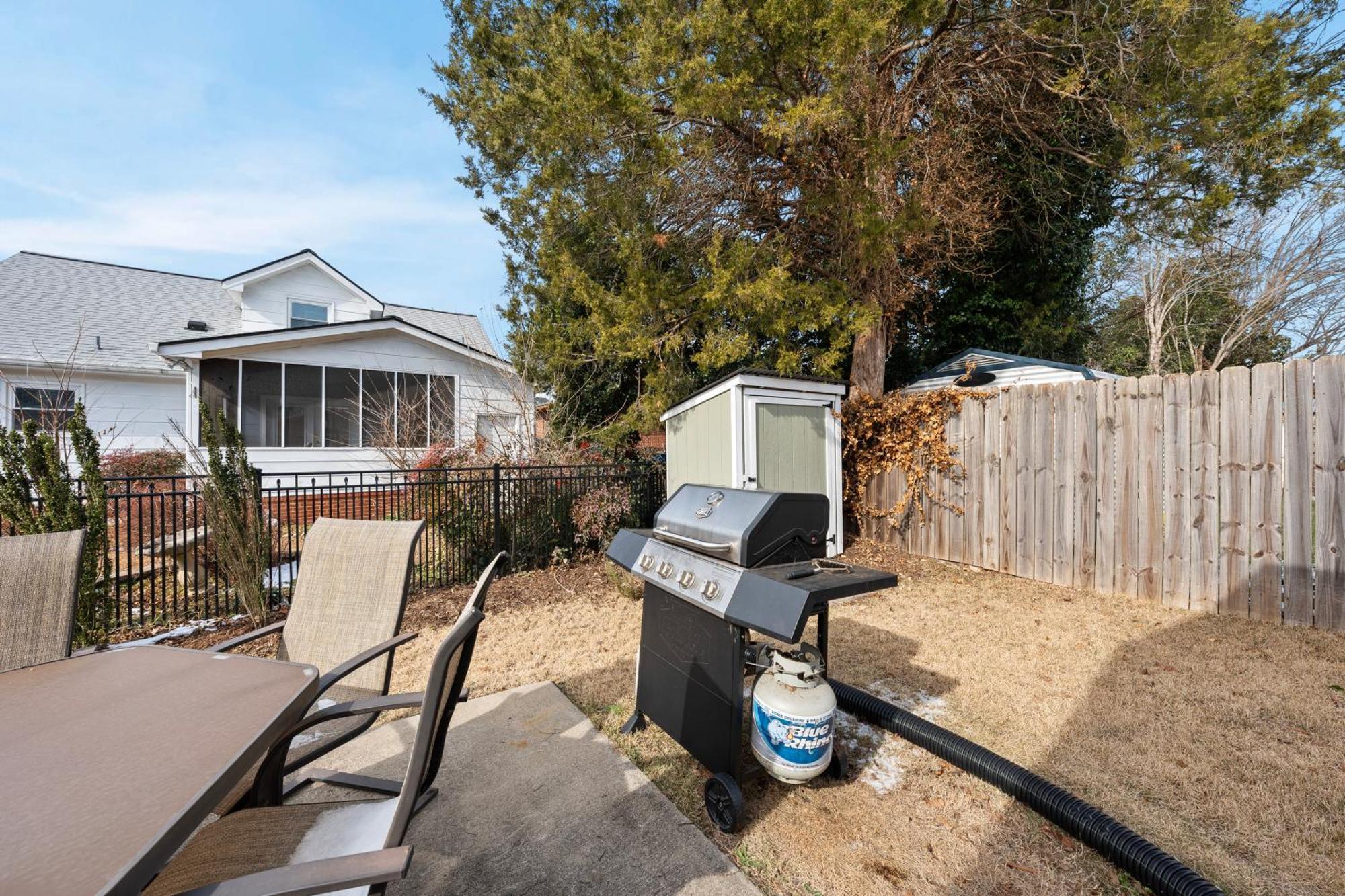 Charming Dt 3-Bed Bungalow With Fenced-In Yard Raleigh Eksteriør billede